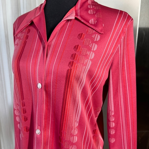 Vintage 70s top, raspberry red, white abstract stripes, long sleeves, 8/10 (M) - Picture 2 of 10